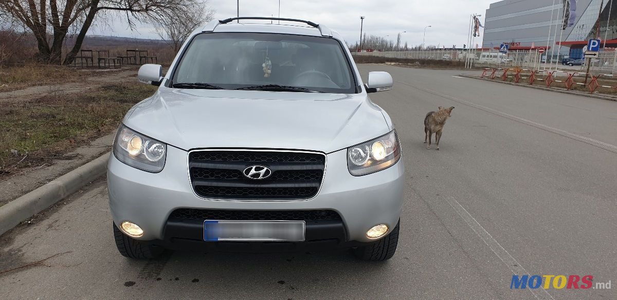 2009' Hyundai Santa Fe photo #3