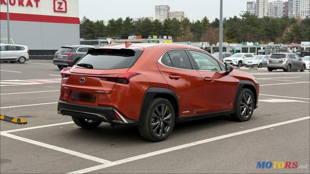 2019' Lexus UX photo #2