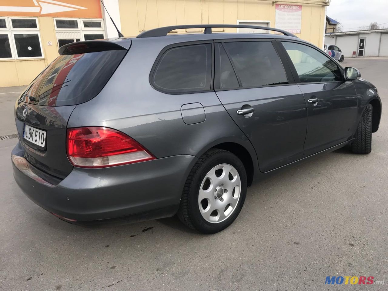 2008' Volkswagen Golf photo #4