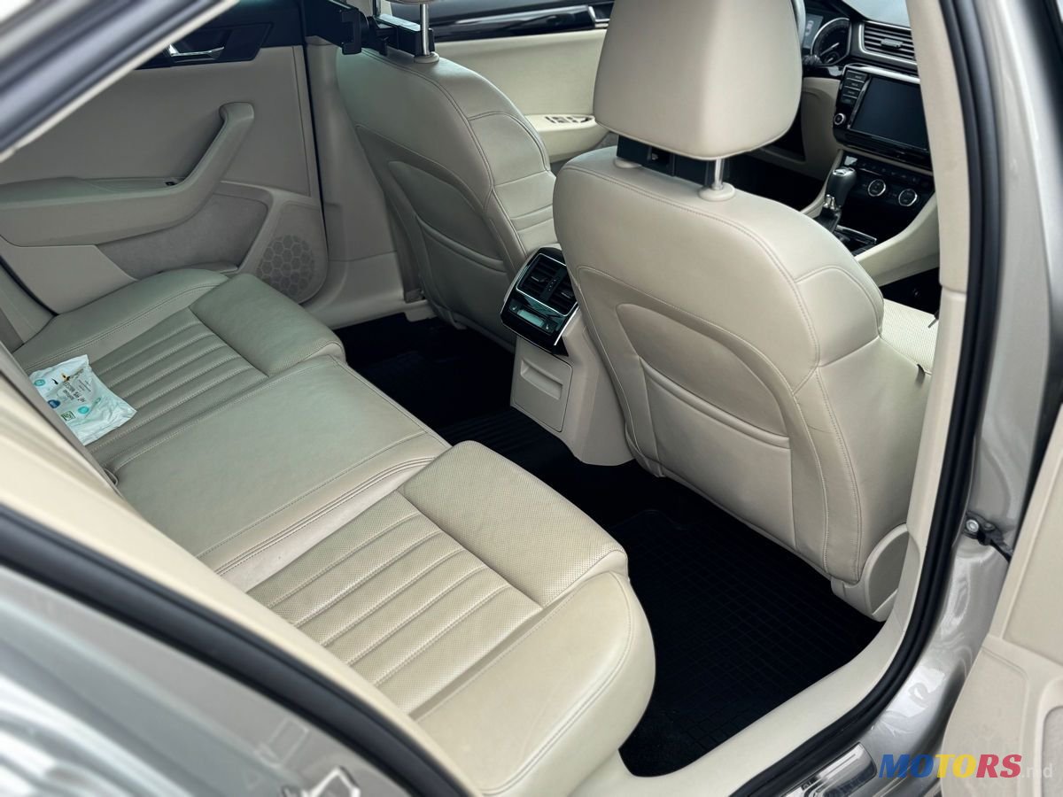 2016' Skoda Superb photo #6