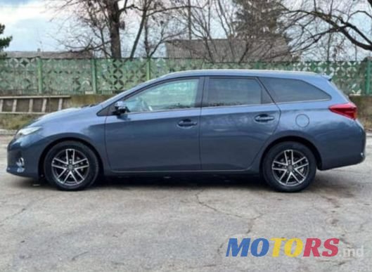 2015' Toyota Auris photo #5