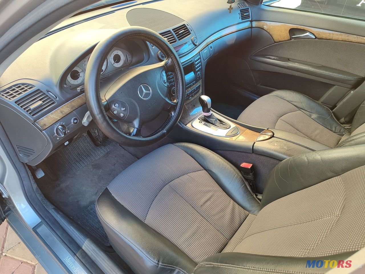 2005' Mercedes-Benz E-Class photo #4