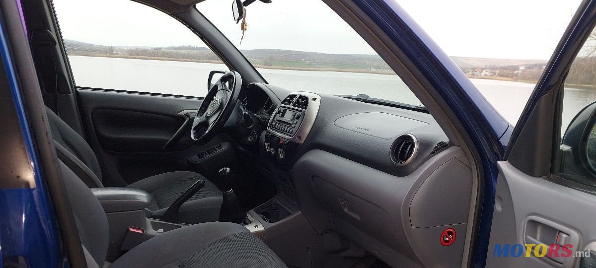 2001' Toyota RAV4 photo #5