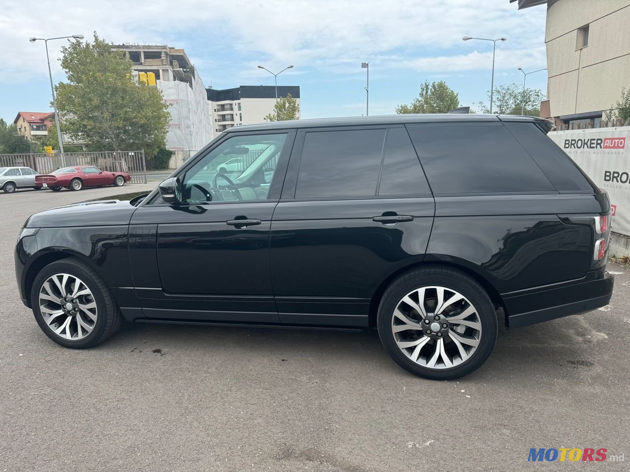 2019' Land Rover Range Rover photo #4