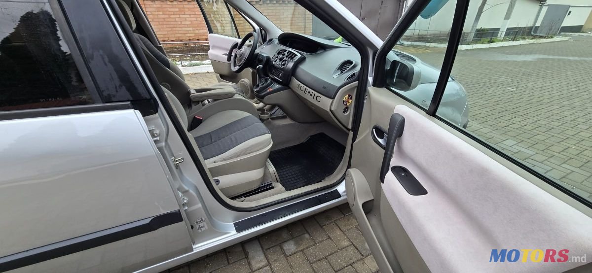 2005' Renault Grand Scenic photo #6