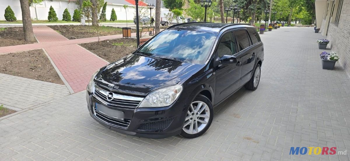 2008' Opel Astra photo #2