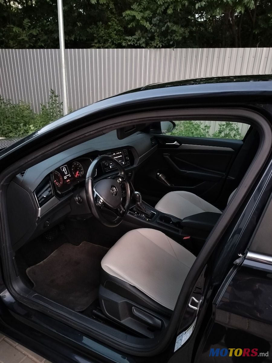 2019' Volkswagen Jetta photo #4