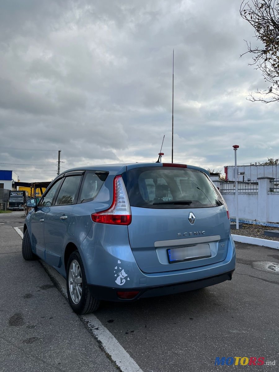 2012' Renault Grand Scenic photo #3