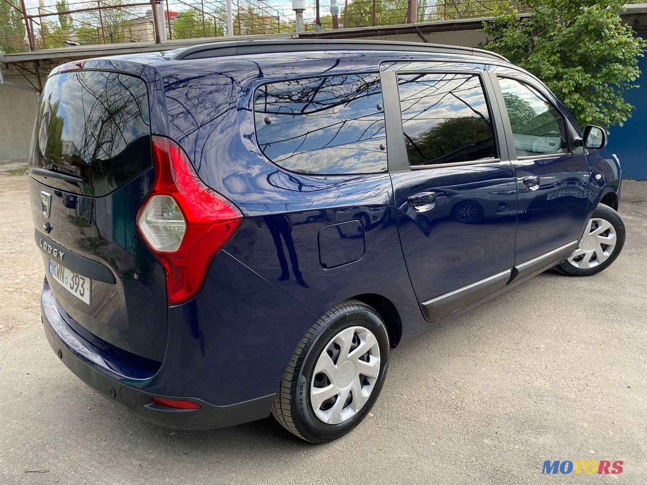 2013' Dacia Lodgy photo #4