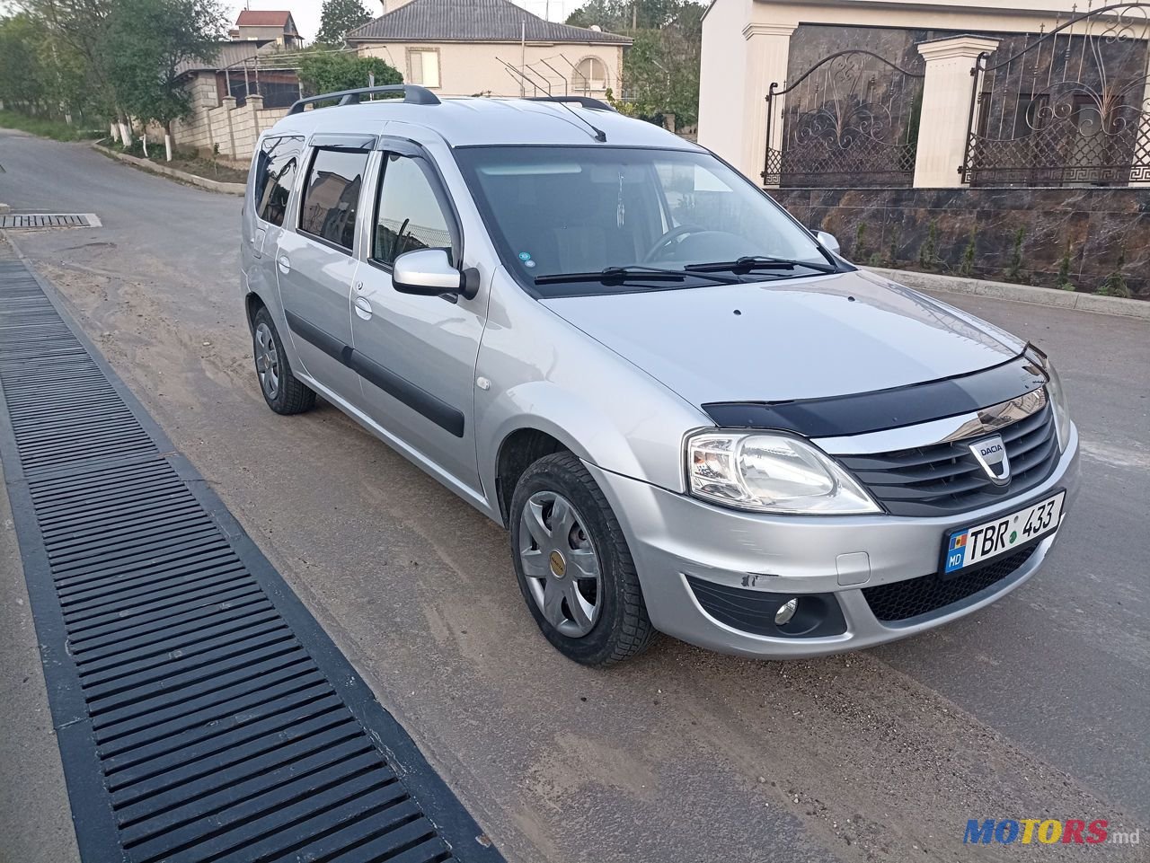 2009' Dacia Logan Mcv photo #2