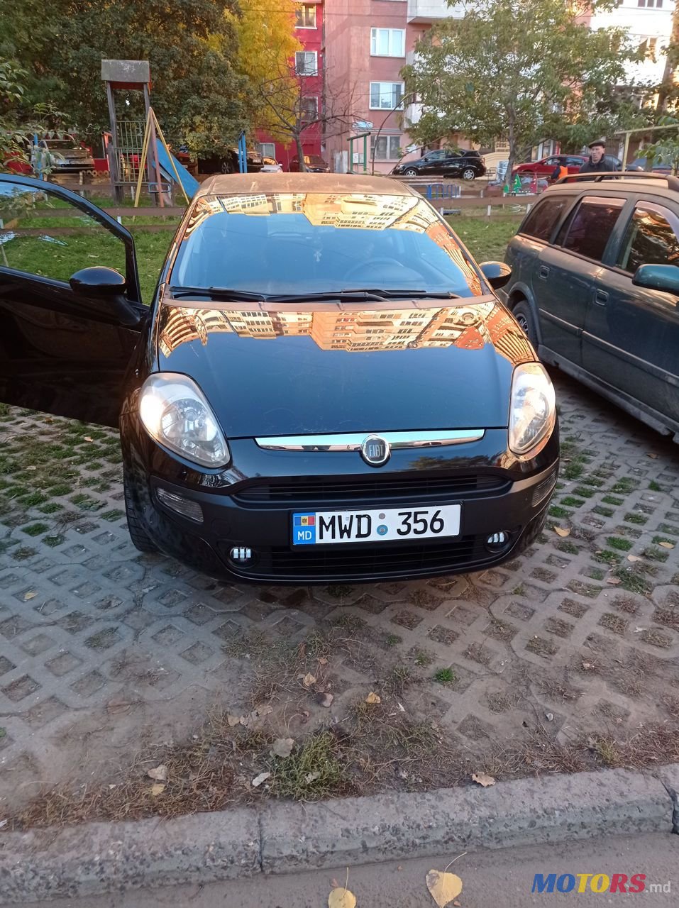 2011' Fiat Punto photo #5