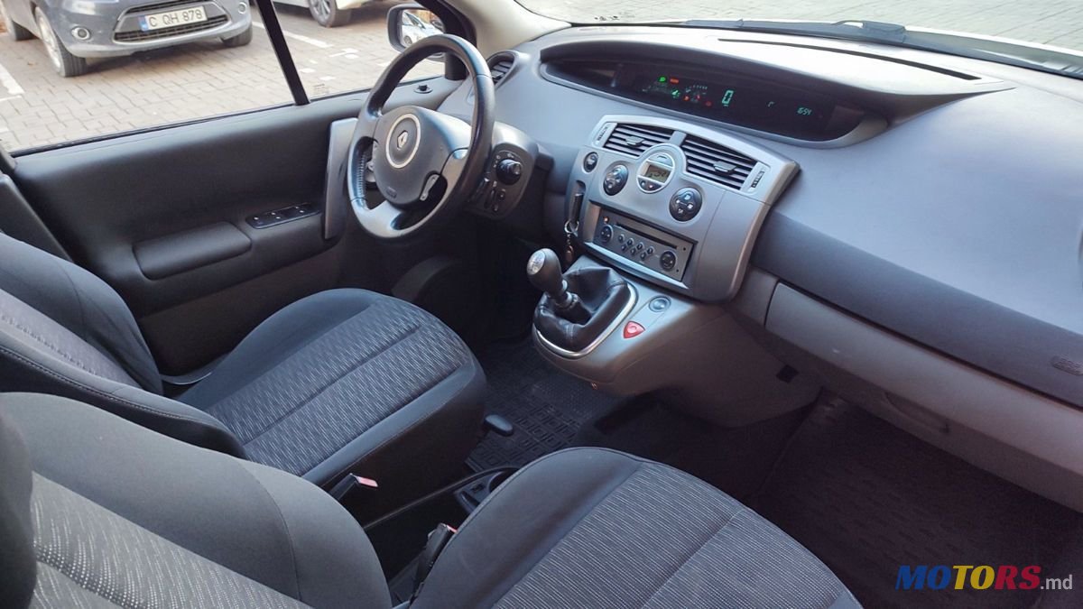 2008' Renault Scenic photo #4