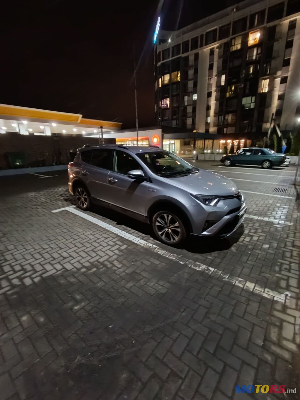 2017' Toyota RAV4 photo #2