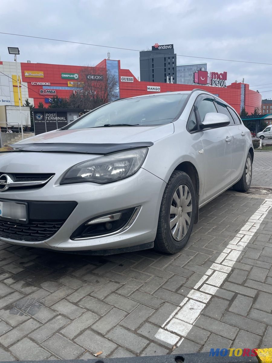 2013' Opel Astra photo #3