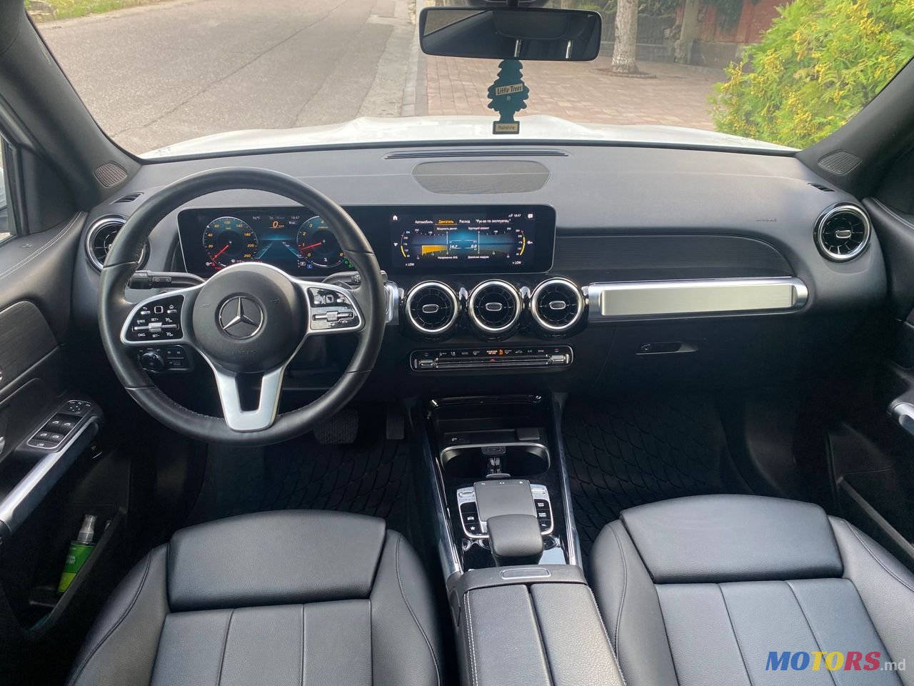 2019' Mercedes-Benz GLB photo #5