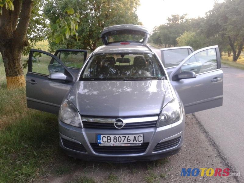 2005' Opel Astra photo #3