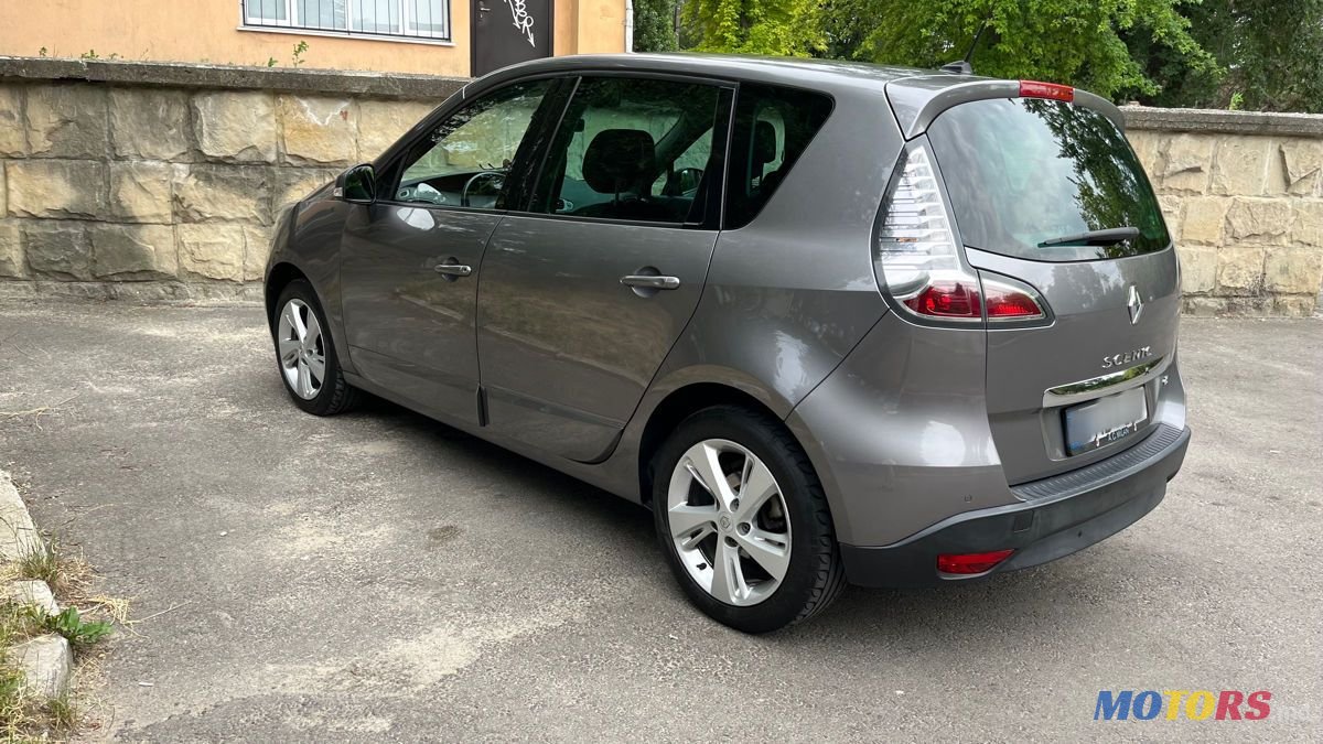 2013' Renault Scenic photo #4