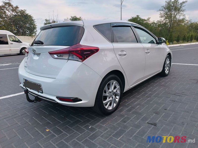 2017' Toyota Auris photo #4