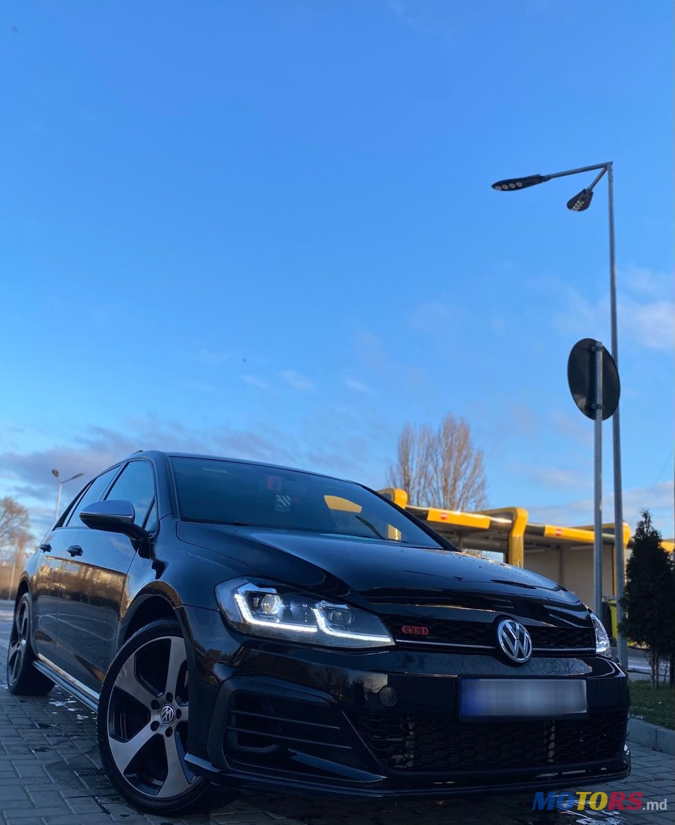 2016' Volkswagen Golf photo #2