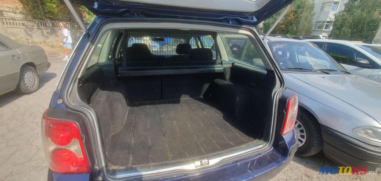 2002' Volkswagen Passat photo #5