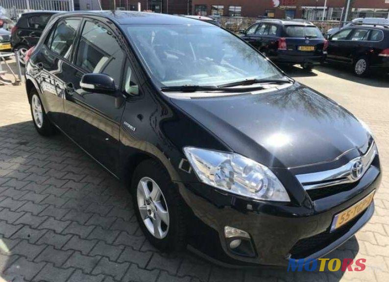 2012' Toyota Auris photo #1