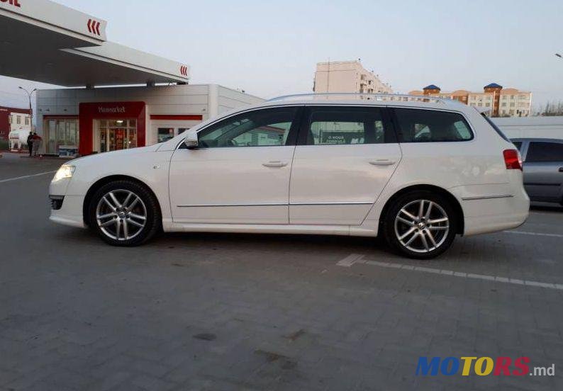 2010' Volkswagen Passat photo #1