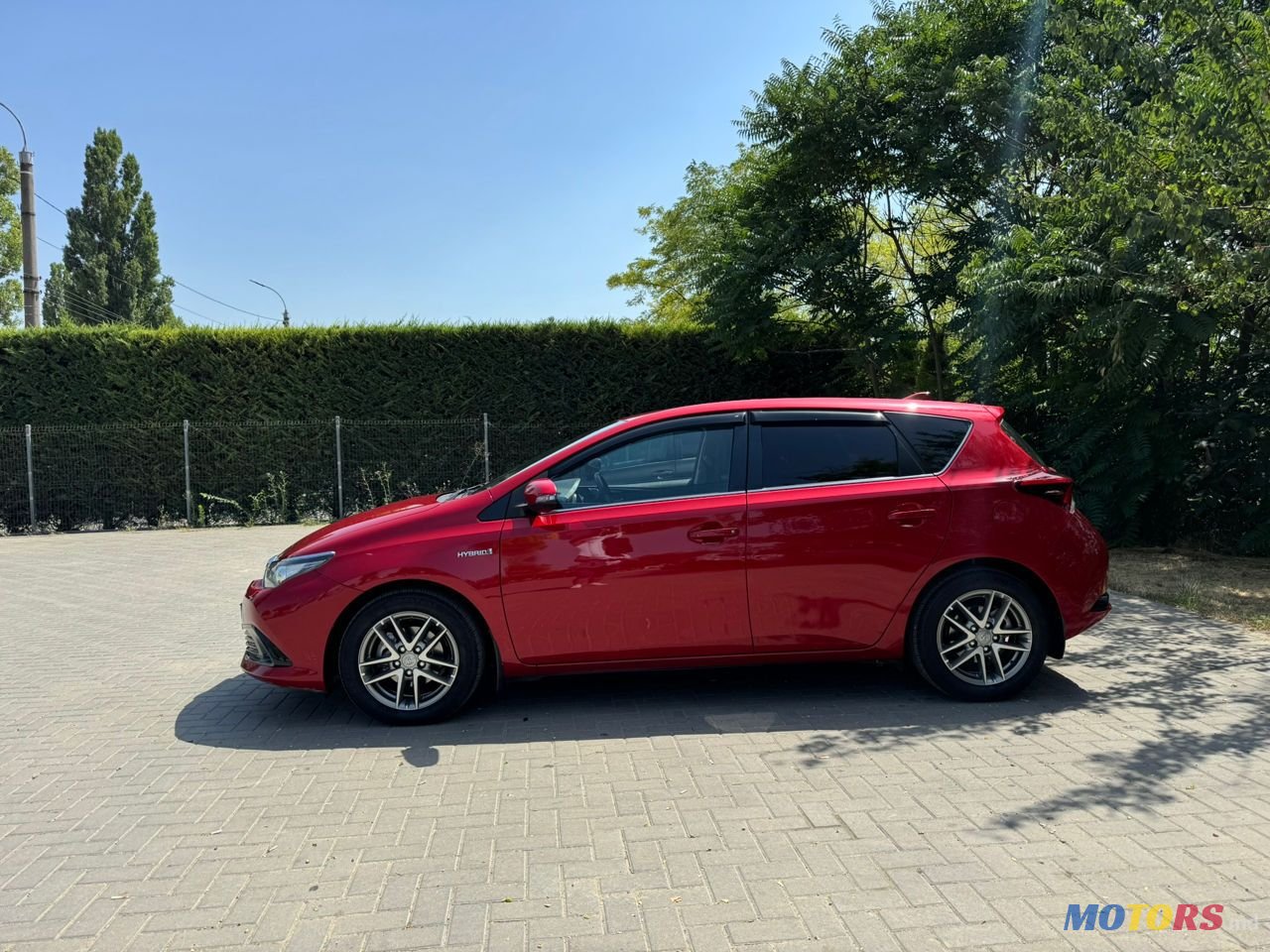 2016' Toyota Auris photo #2