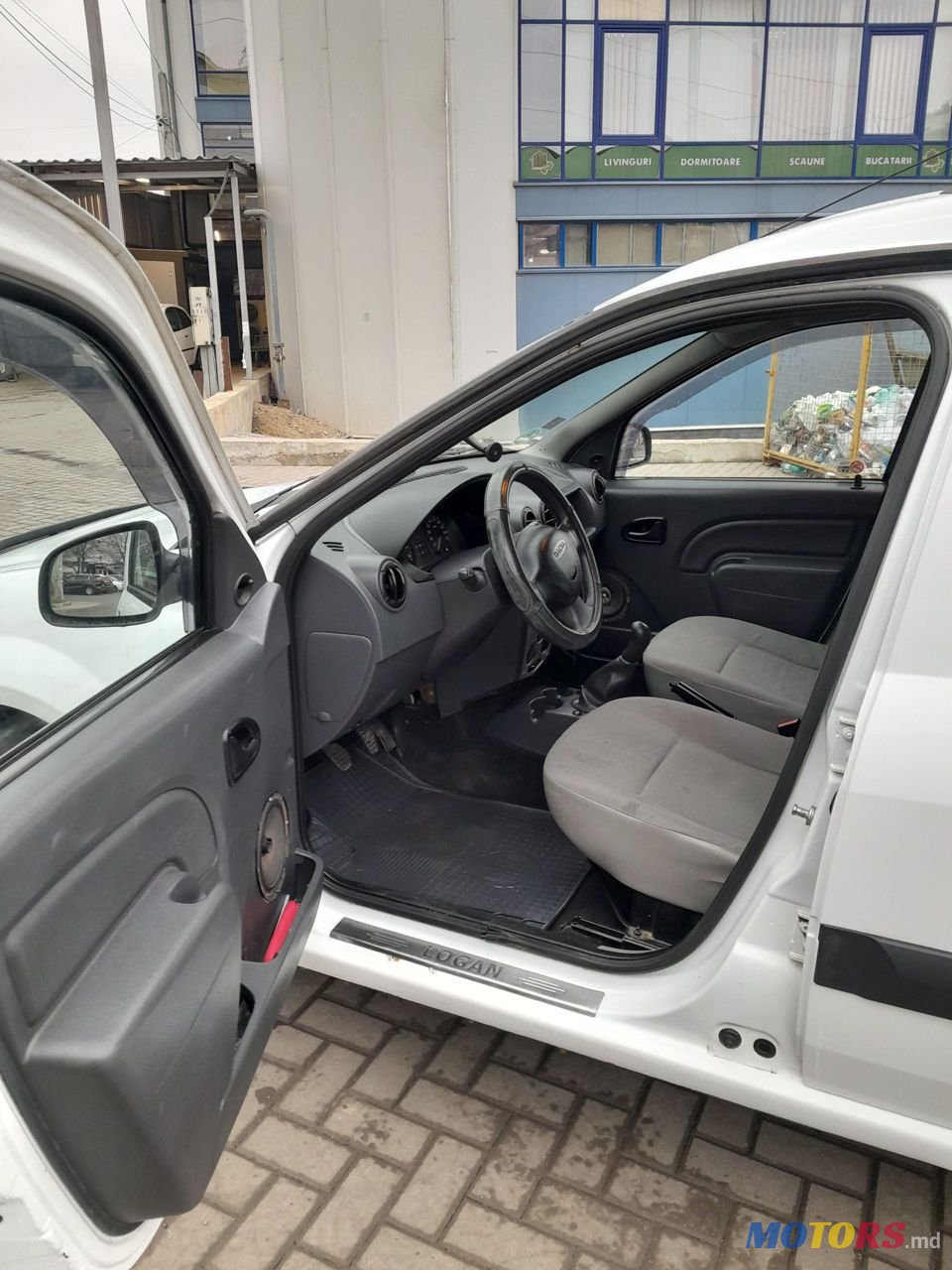 2012' Dacia Logan photo #4