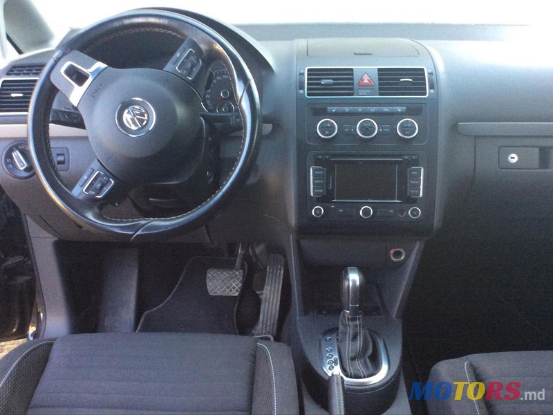 2014' Volkswagen Touran photo #6