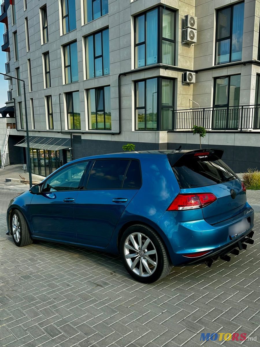 2013' Volkswagen Golf photo #5