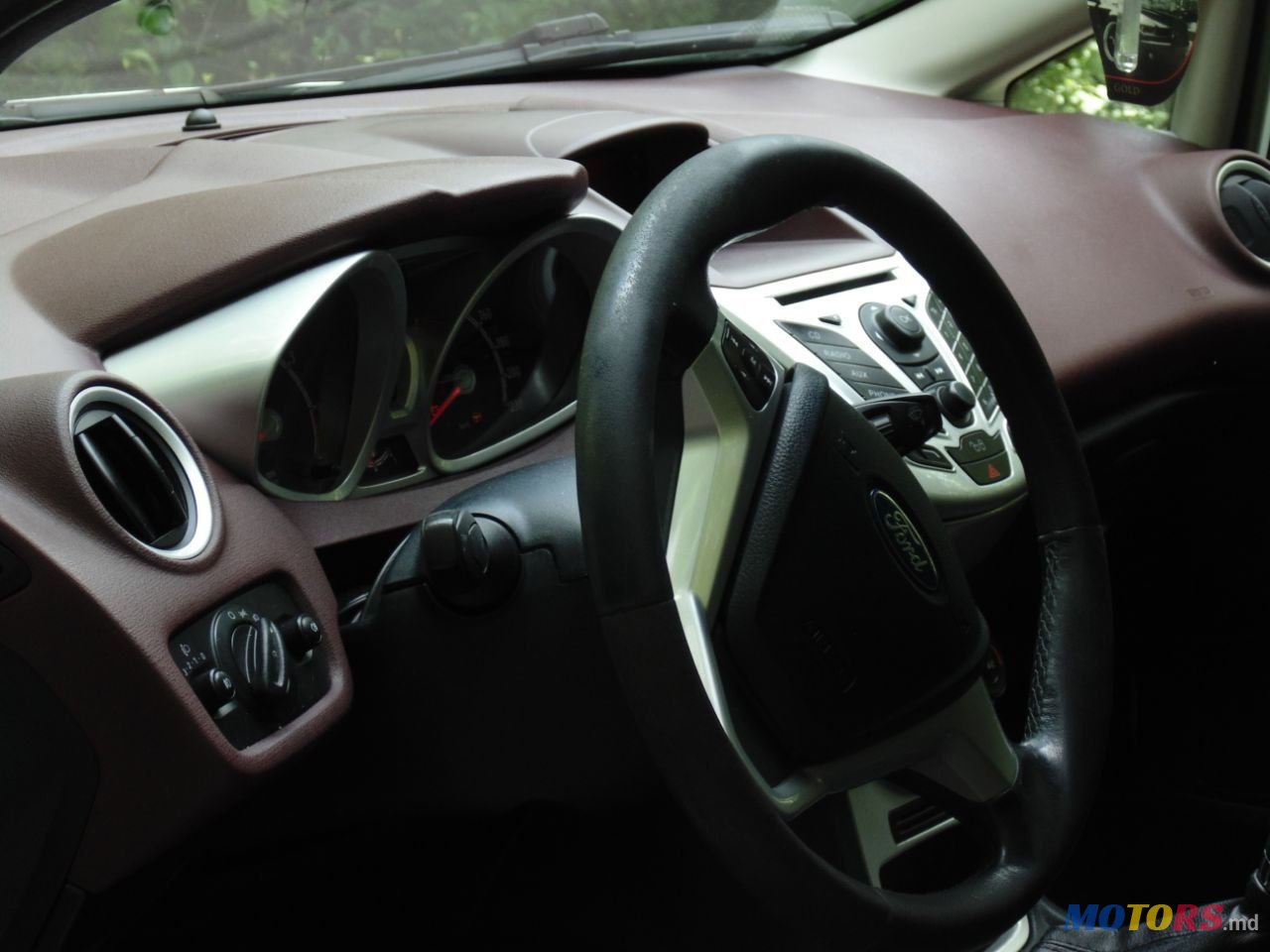 2010' Ford Fiesta photo #3