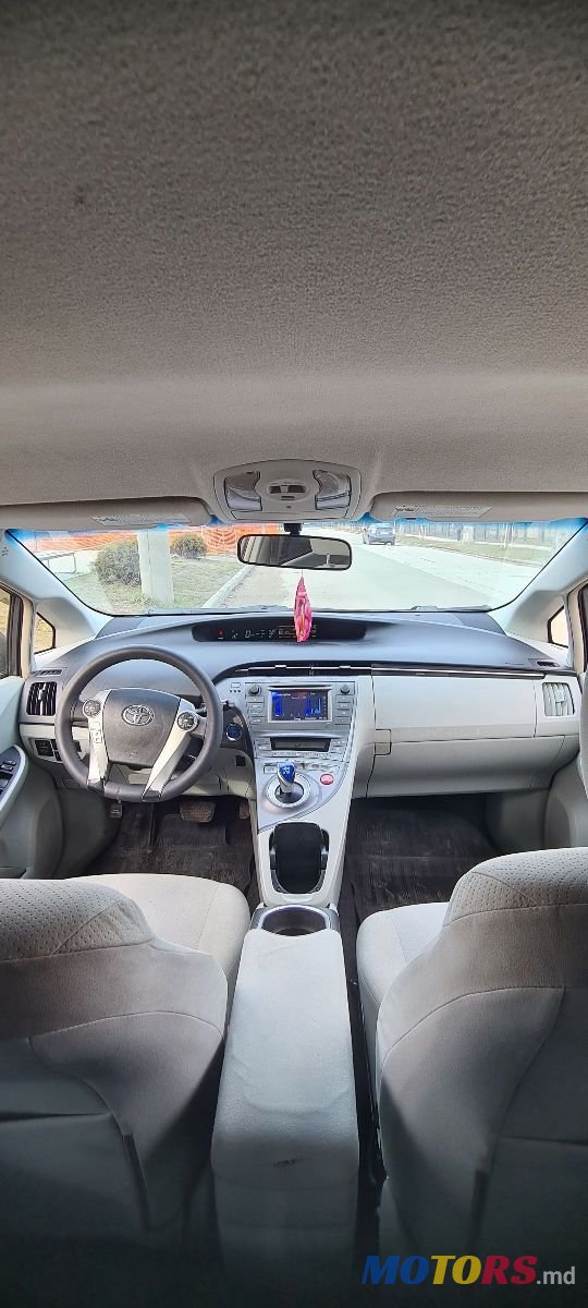 2012' Toyota Prius photo #2