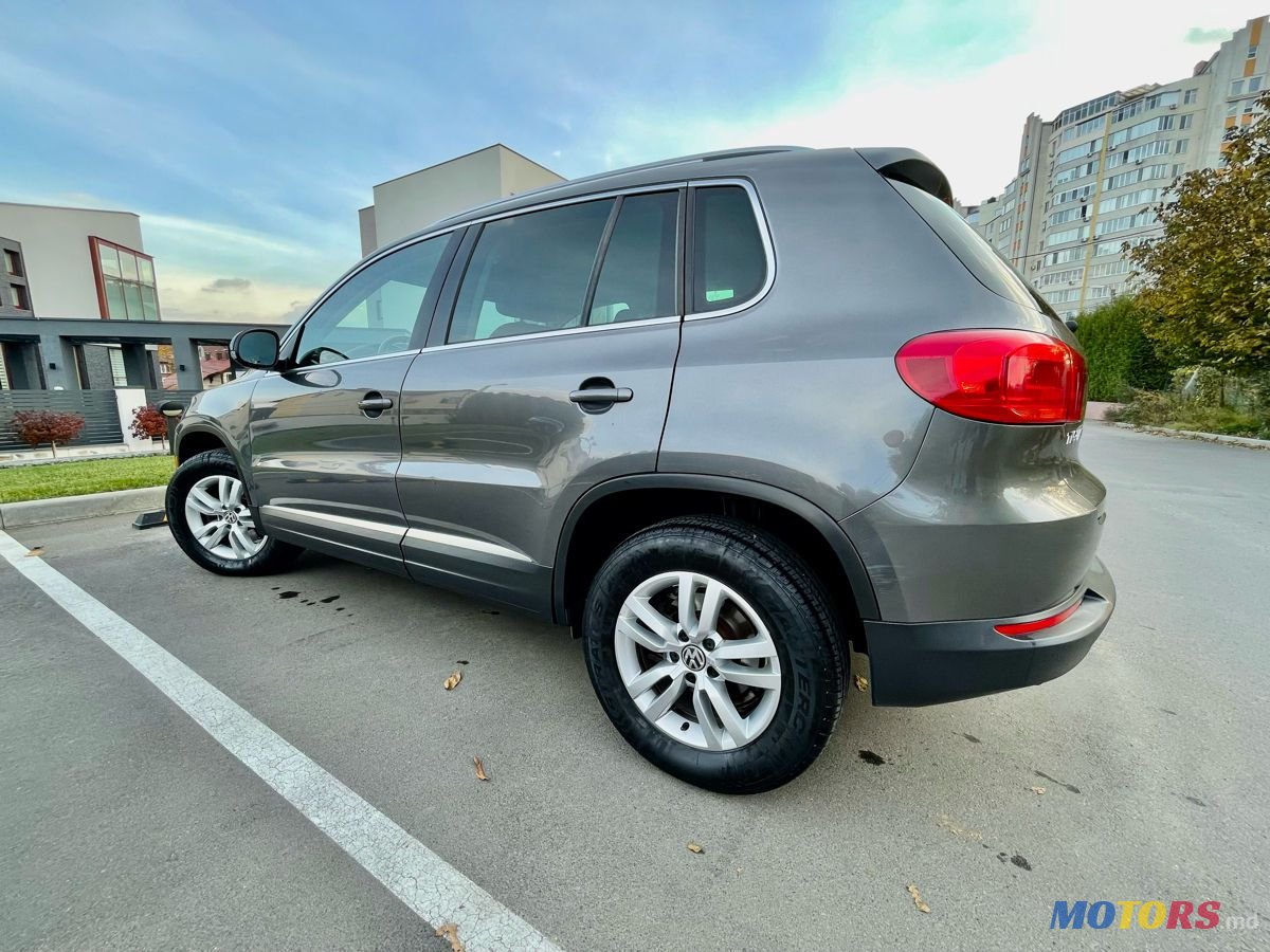 2012' Volkswagen Tiguan photo #1