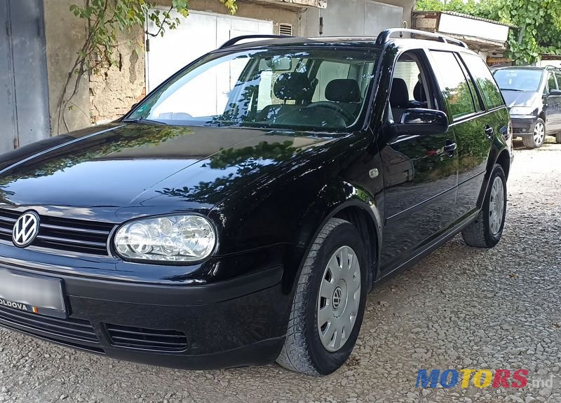 2003' Volkswagen Golf photo #1