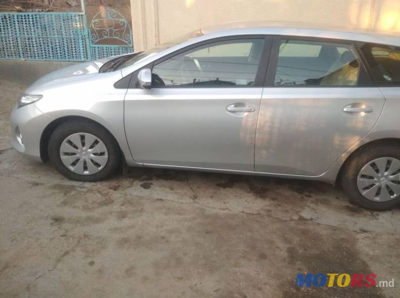 2014' Toyota Auris photo #4