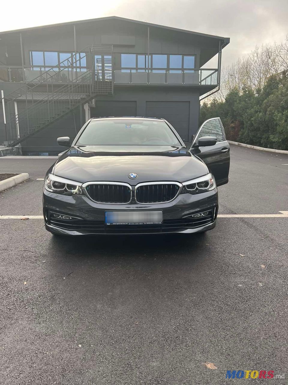 2017' BMW 5 Series photo #1