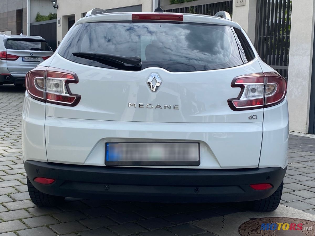 2011' Renault Megane photo #6