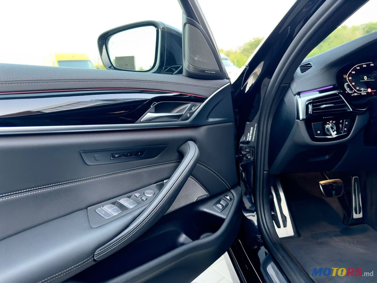 2021' BMW 5 Series photo #6