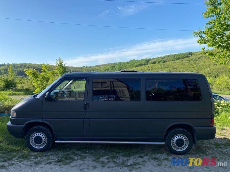 2001' Volkswagen Transporter photo #6