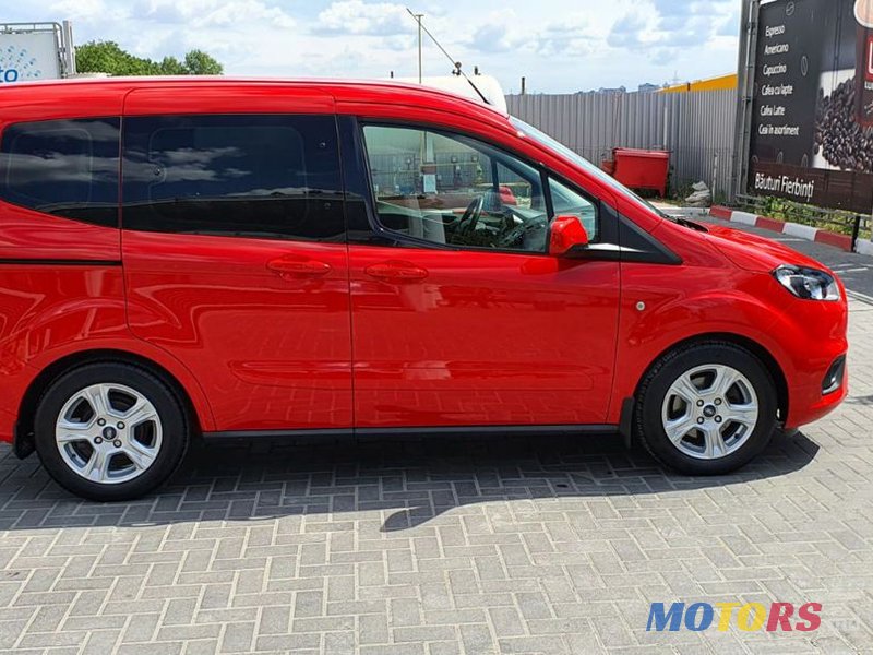 2019' Ford Tourneo Courier photo #2
