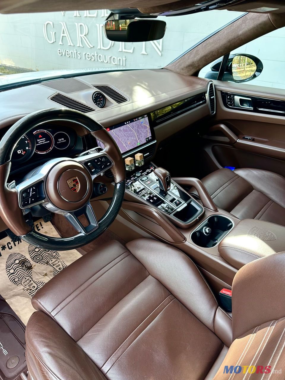 2020' Porsche Cayenne Coupe photo #5