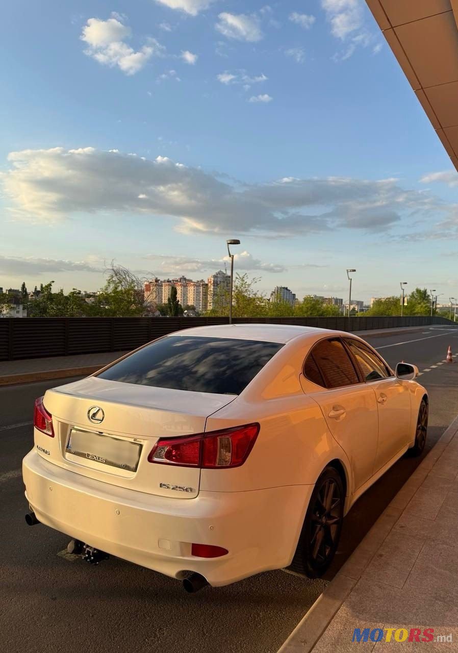 2011' Lexus Is Series photo #4