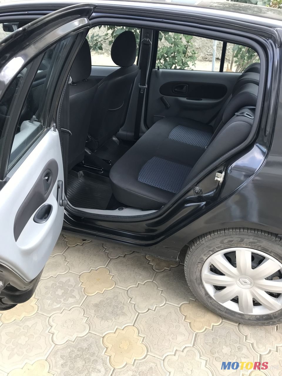 2008' Renault Clio photo #5