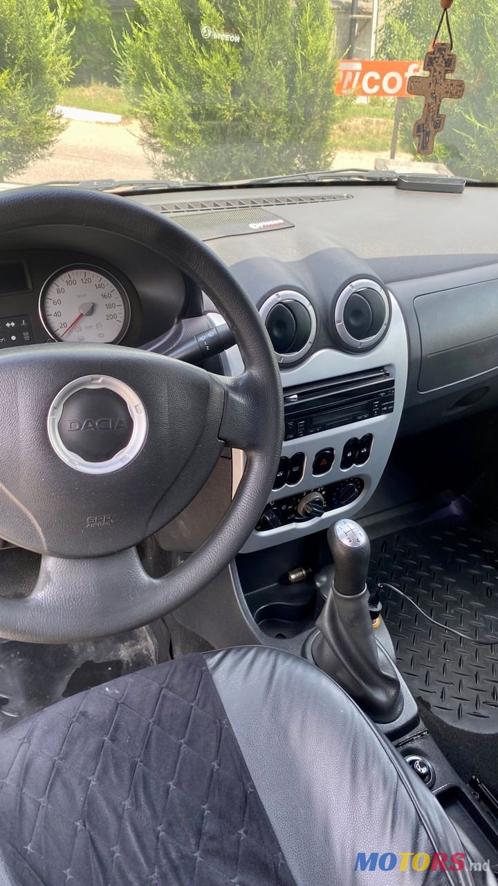 2011' Dacia Logan photo #5