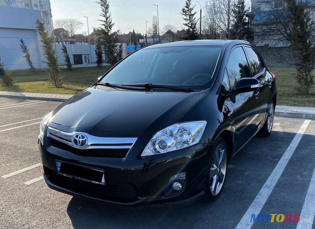 2012' Toyota Auris photo #2