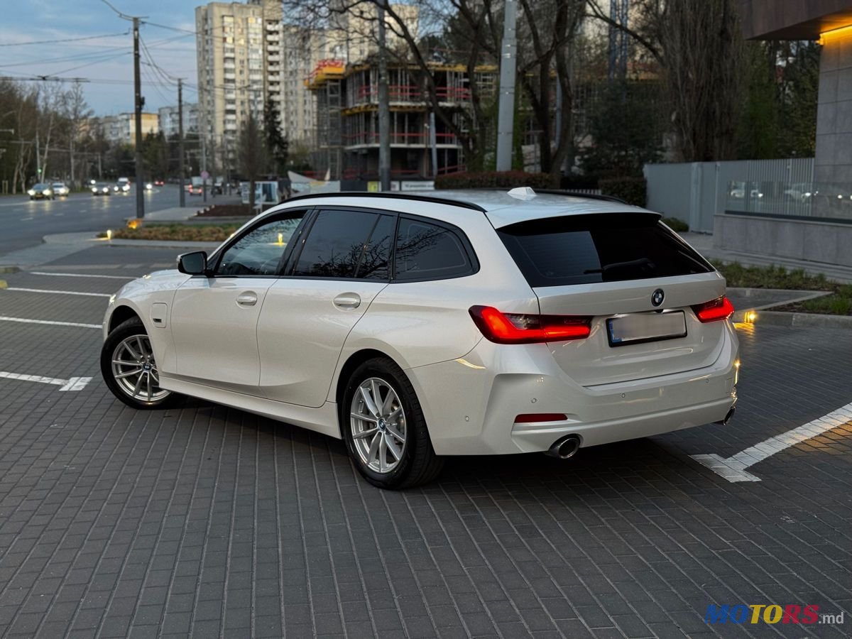 2023' BMW 3 Series photo #2