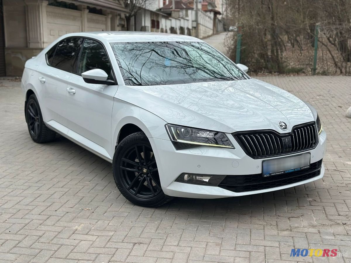 2015' Skoda Superb photo #3