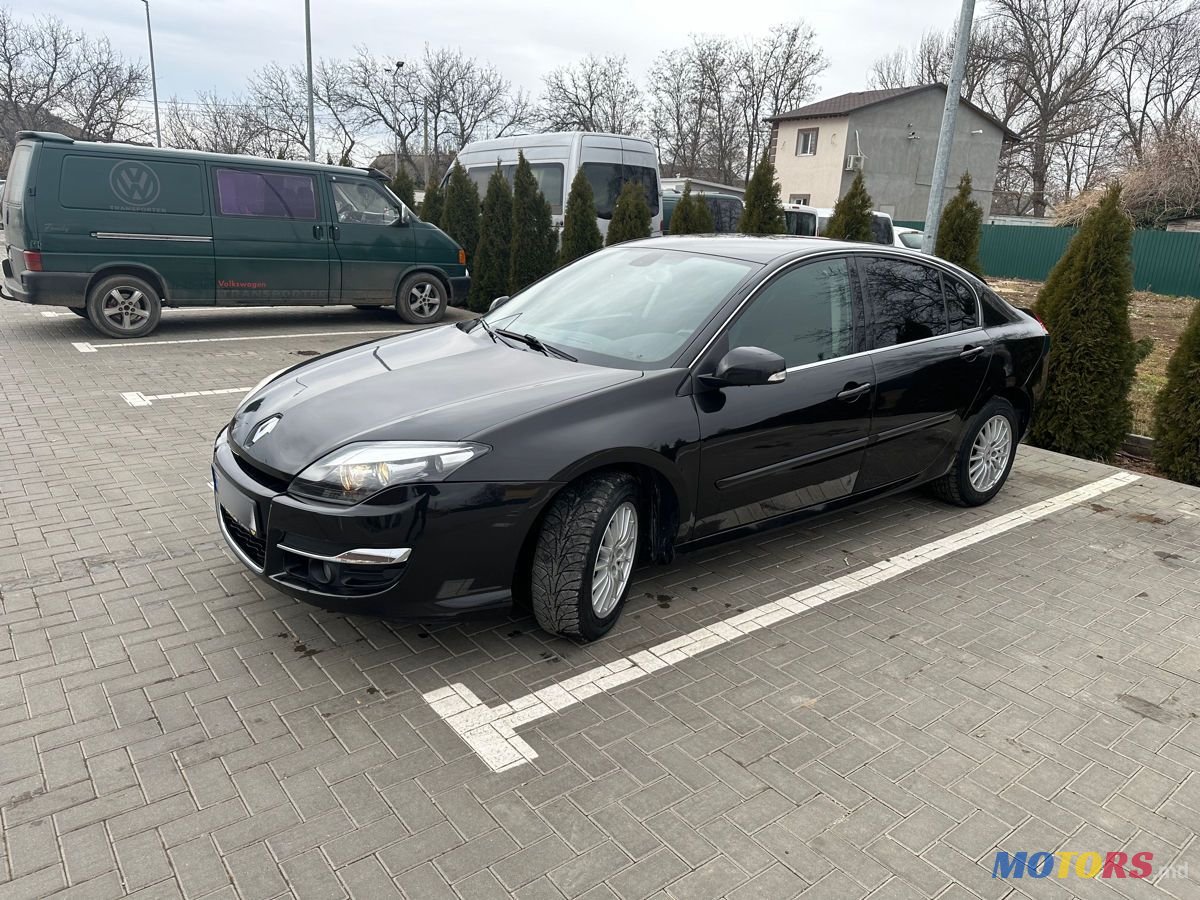 2013' Renault Laguna photo #3