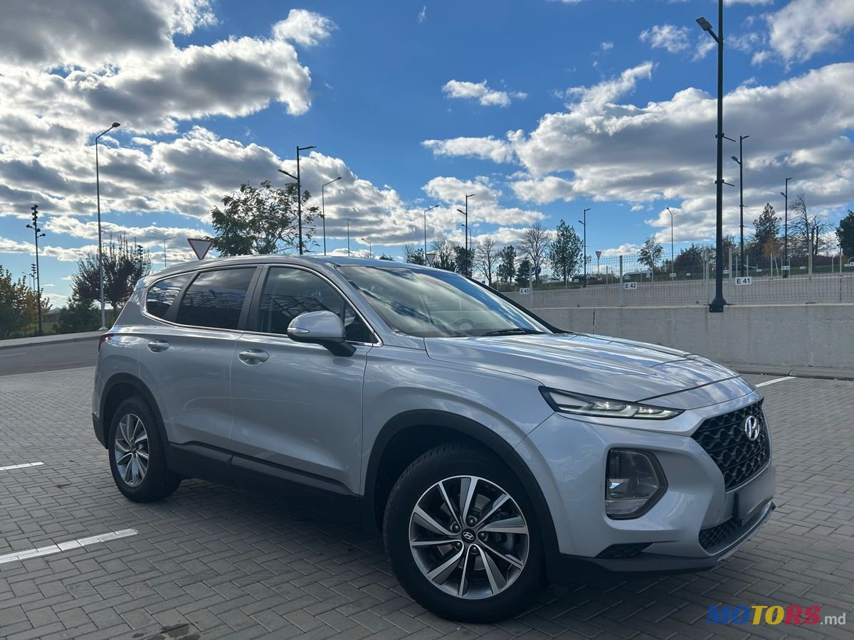 2018' Hyundai Santa Fe photo #2
