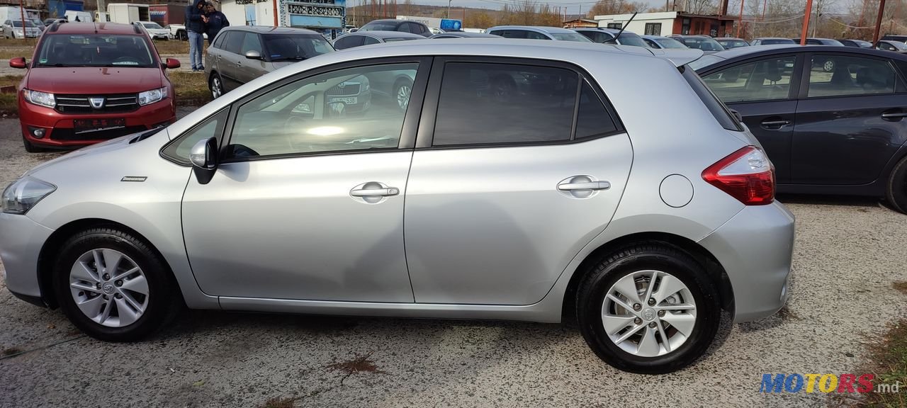 2012' Toyota Auris photo #4